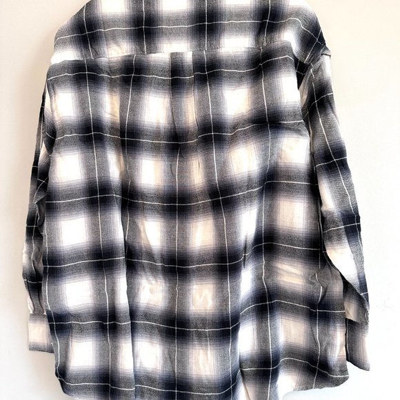 Levi's NWT $60 Caviar Plaid Pocket Kenna Button Up Flannel Top Women's M… - Picture 9 of 9
